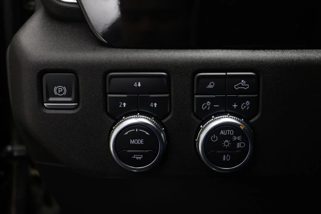 Used 2024 Titanium Rush Metallic GMC SLE image 9