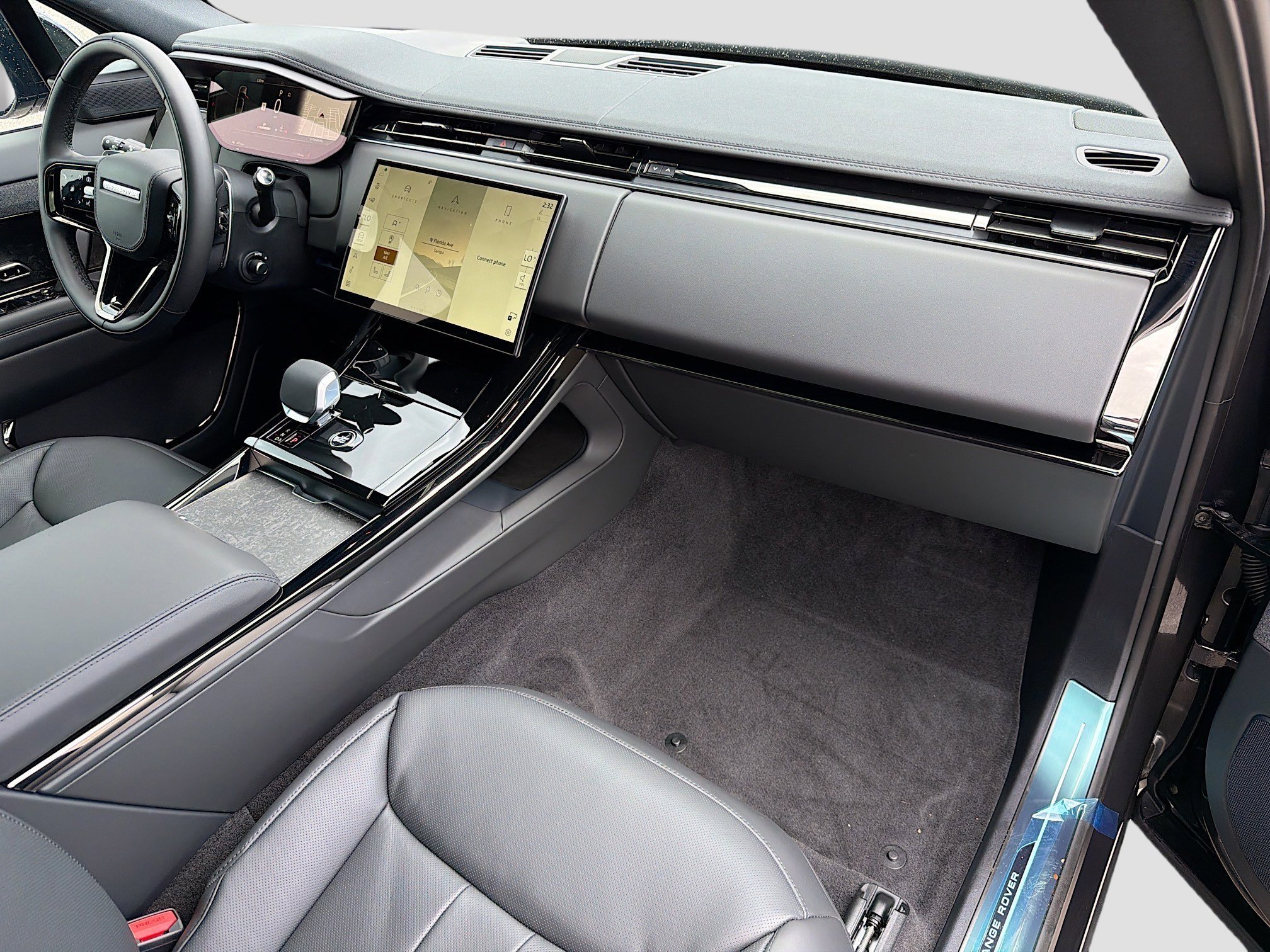New 2026 Carpathian Grey Land Rover Dynamic SE image 14