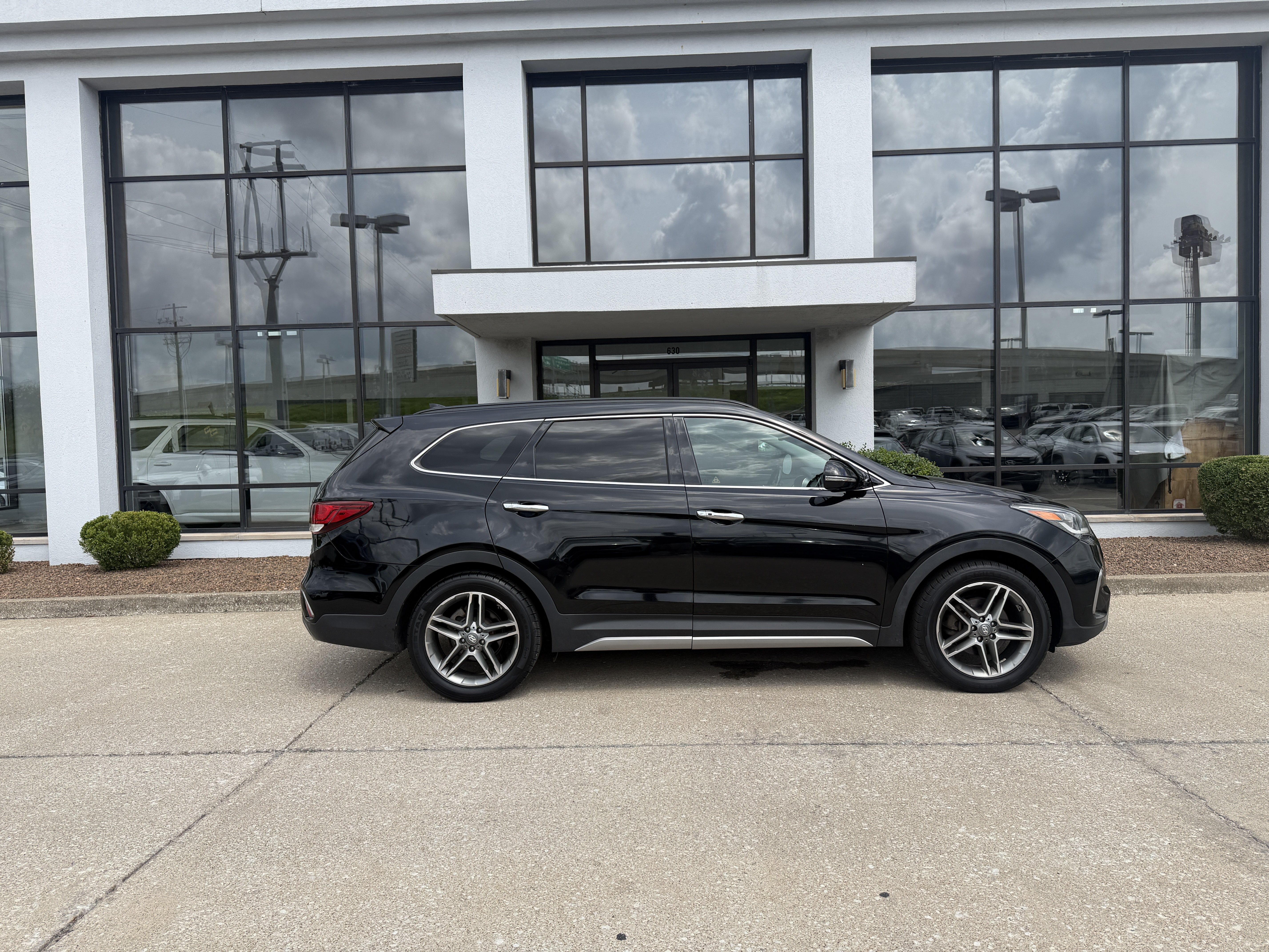 Used 2019 Becketts Black Hyundai Limited Ultimate image 3