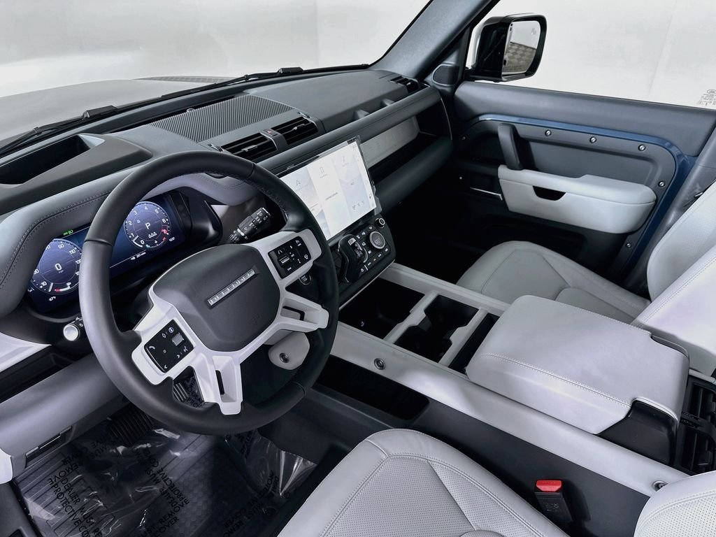 New 2026 Tasman Blue Land Rover S image 10