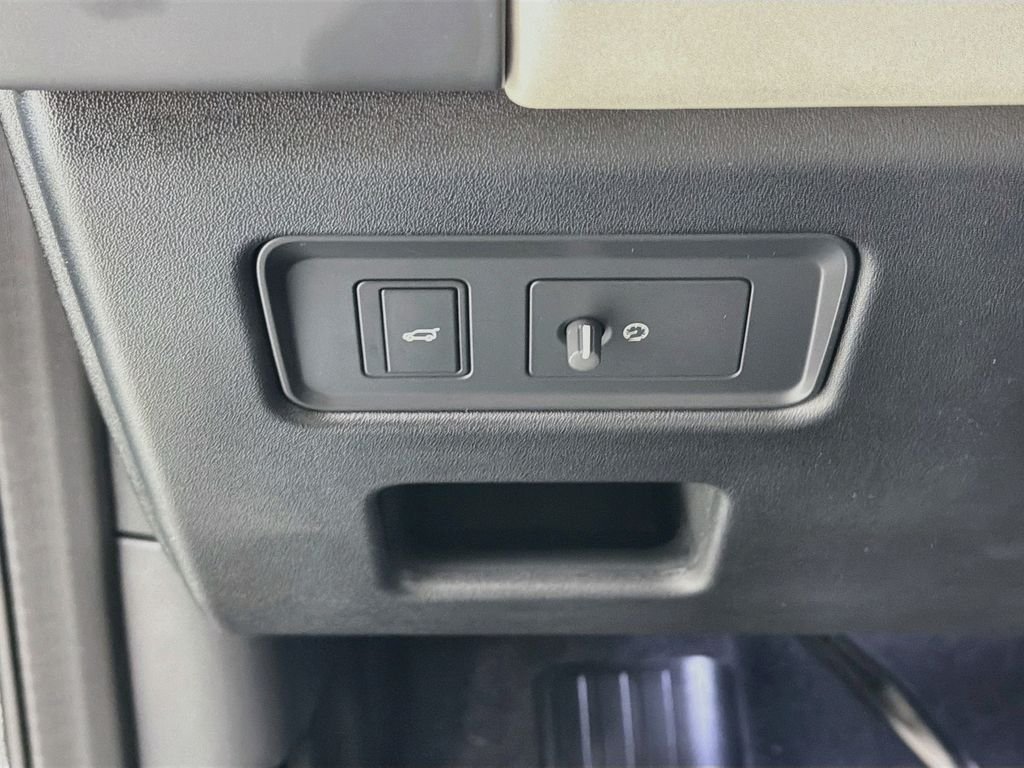New 2026 Santorini Black Land Rover S image 10