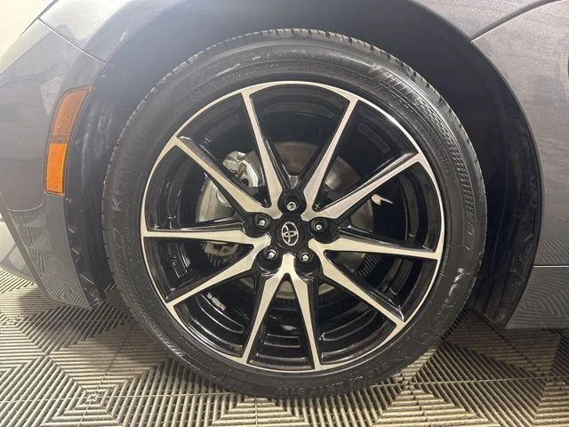 Used 2024 Pavement Toyota Base image 10