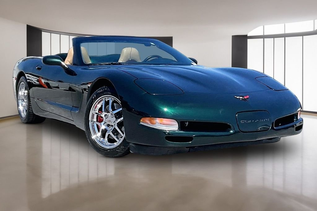 Used 2000 Dark Bowling Green Metallic Chevrolet Base image 3