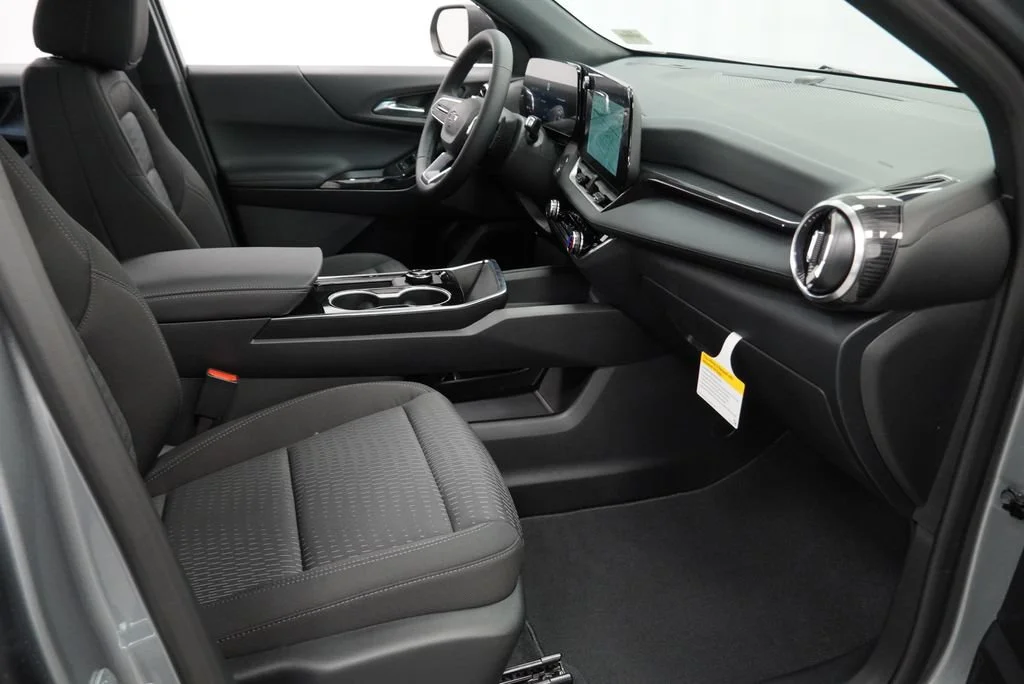 2027 Chevrolet Equinox LT - Photo 29