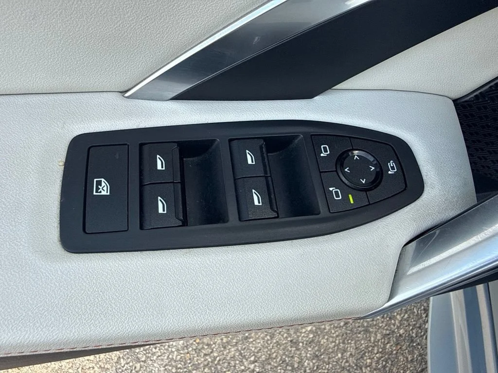 Used 2025 Brooklyn Grey Metallic BMW xDrive28i image 29