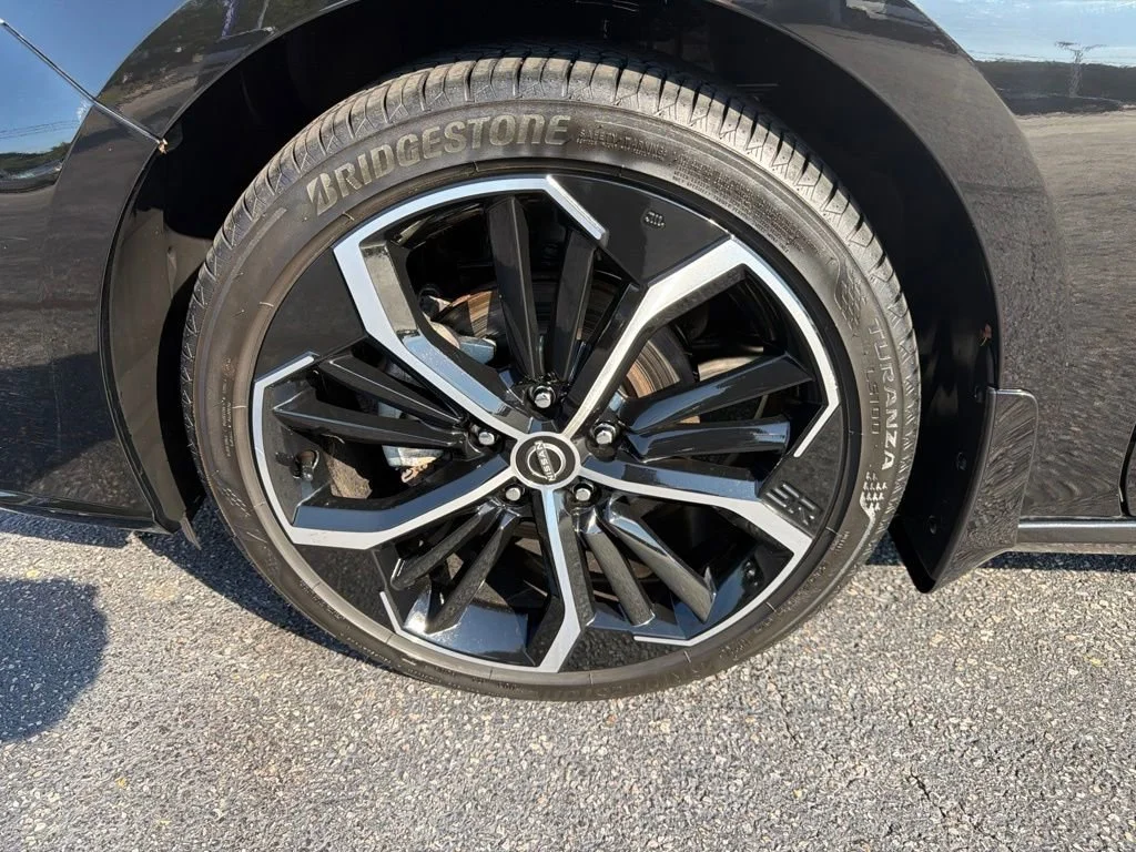 Used 2023 Black Nissan 2.5 SR image 9