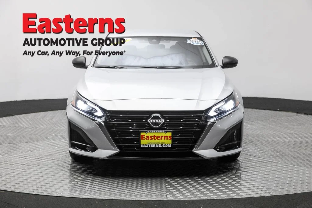 Used 2024 Silver Nissan 2.5 SV image 2