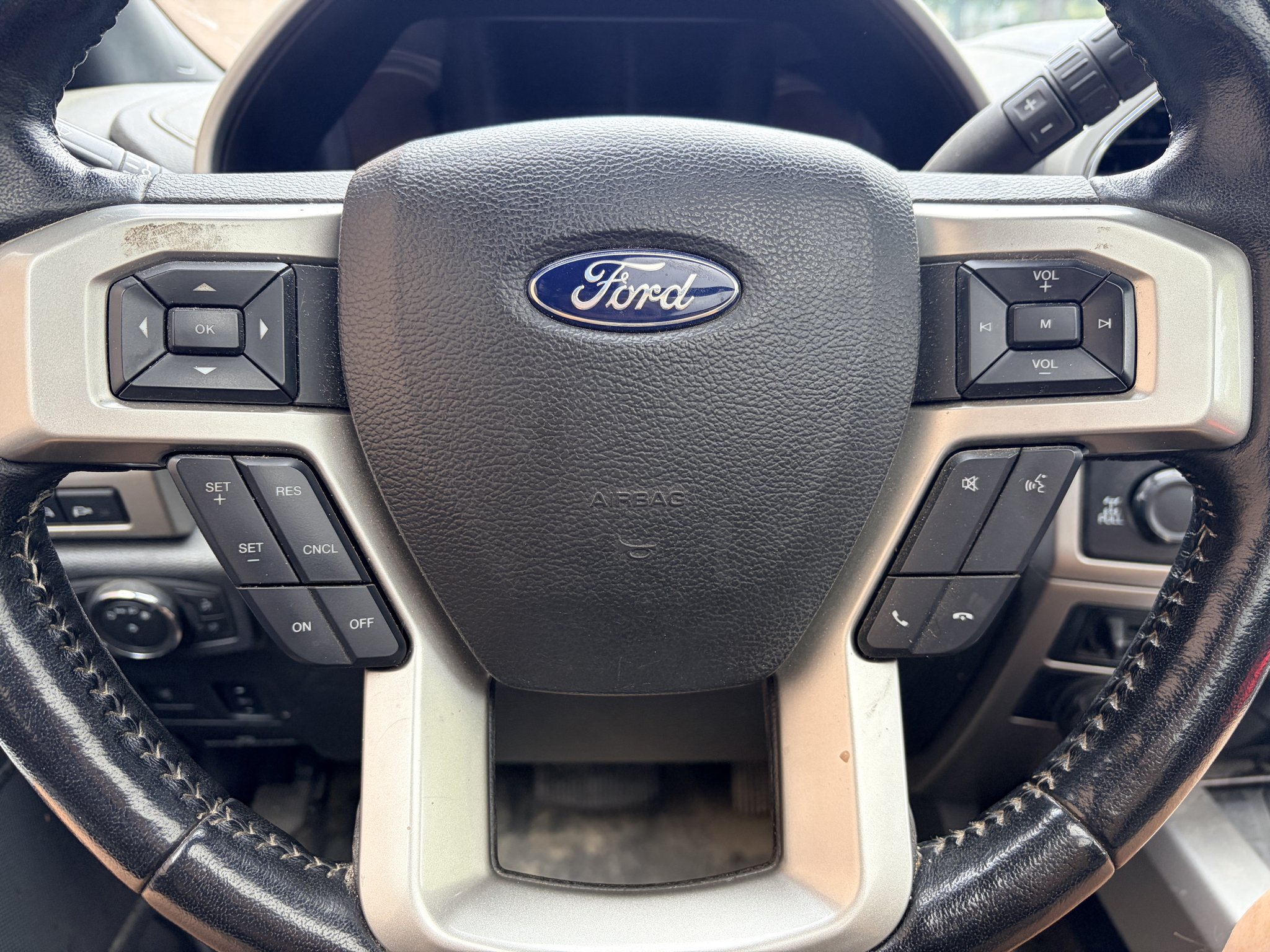 Used 2022 Rapid Red Metallic Tinted Clearcoat Ford LARIAT image 13