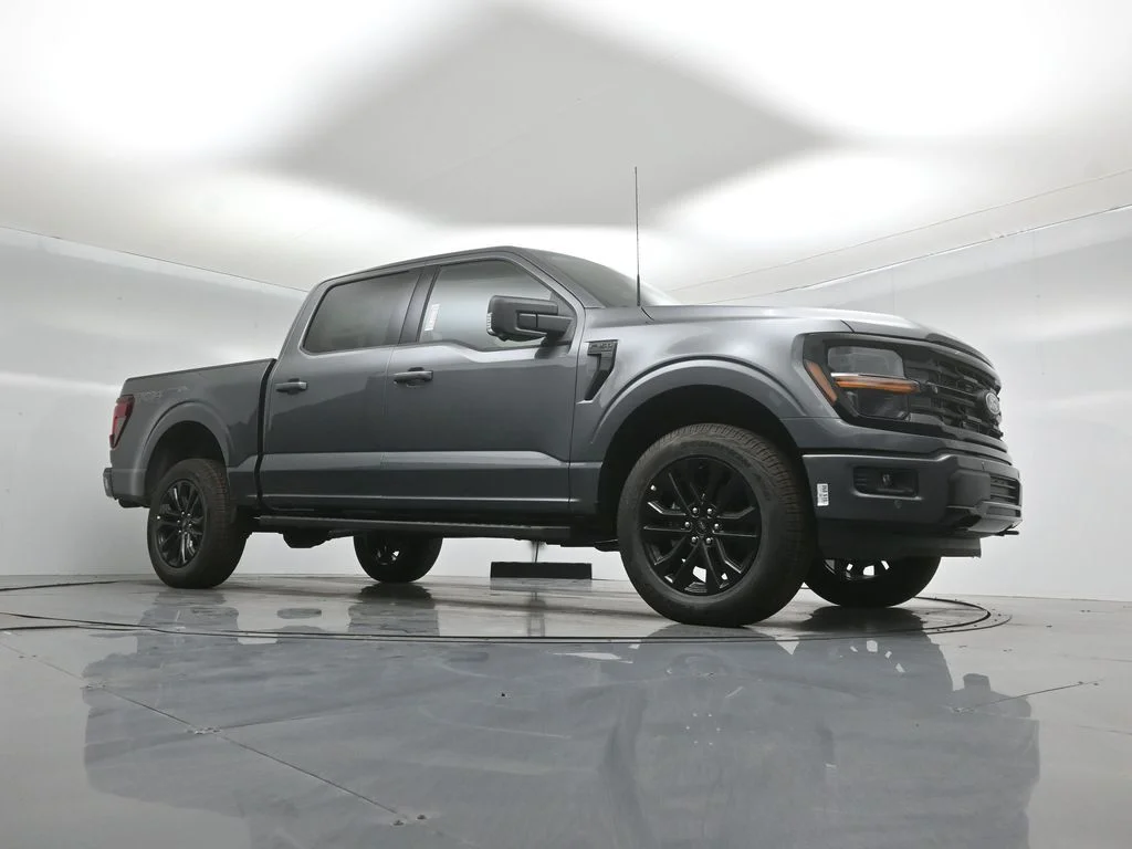New 2026 Carbonized Gray Metallic Ford XLT image 3