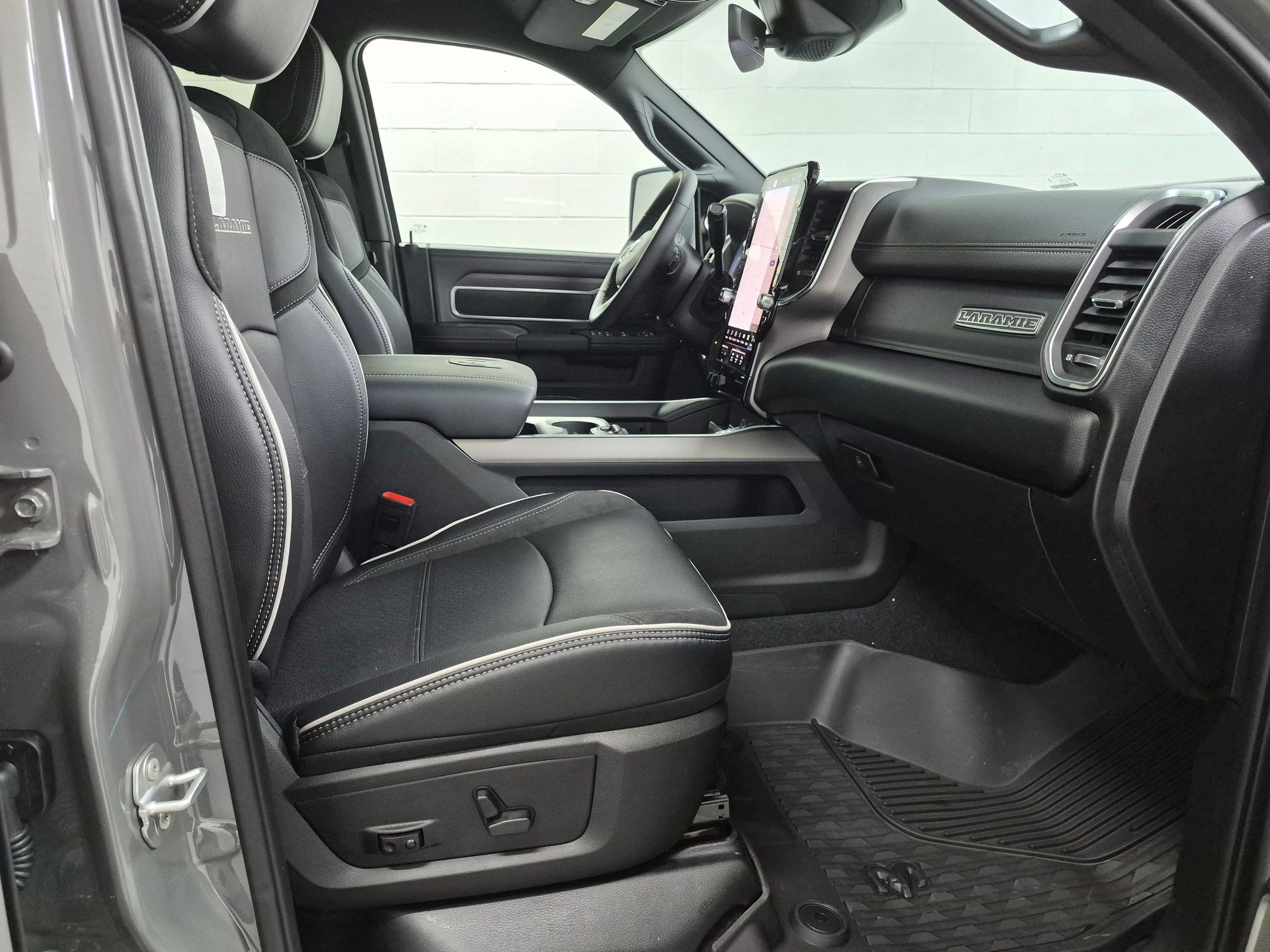 New 2026 Ceramic Gray Clear-Coat Exterior Paint RAM Laramie image 30