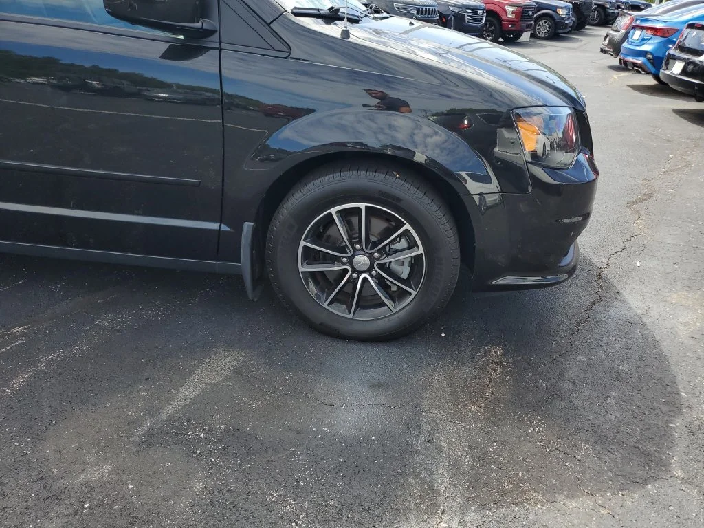 Certified Used 2016 Black Dodge R/T image 5