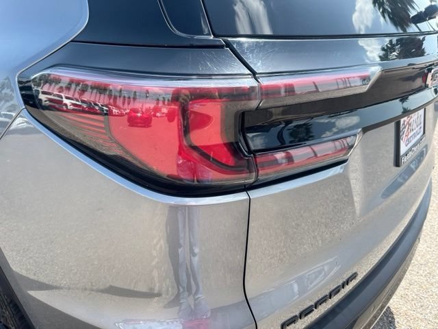 Used 2025 Sterling Metallic GMC Elevation image 7