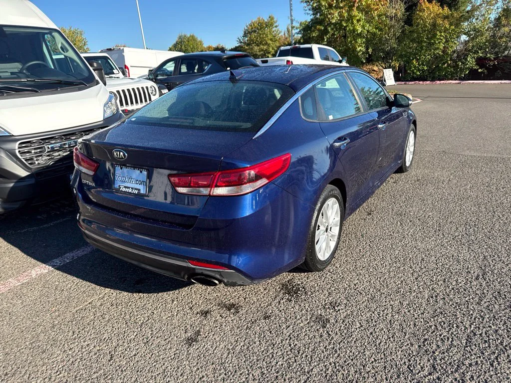 Used 2017 Horizon Blue Kia LX image 9