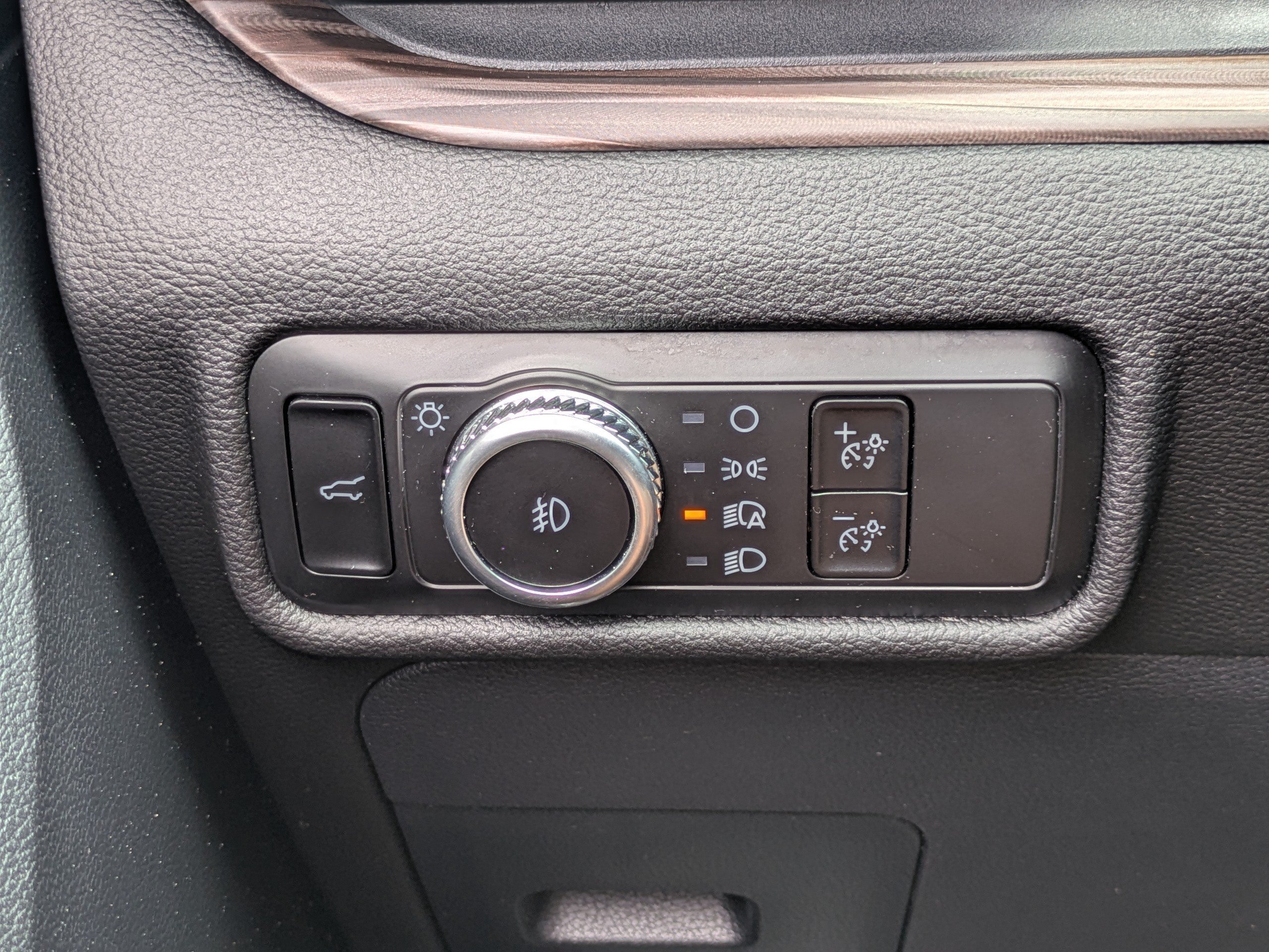Used 2022 Silver Metallic Ford Limited image 21