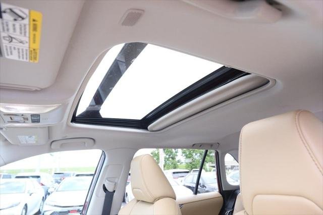 Certified Used 2025 RUBY FLARE PEARL* Toyota  image 9