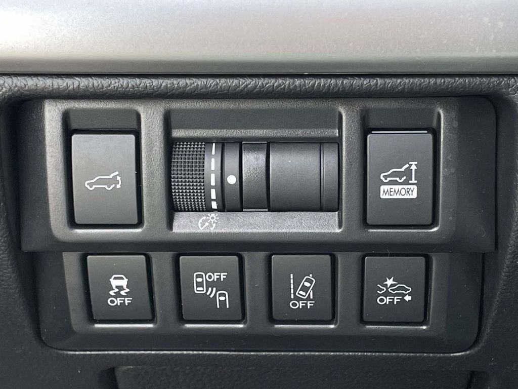 Used 2019 Crystal White Pearl Subaru Touring image 10