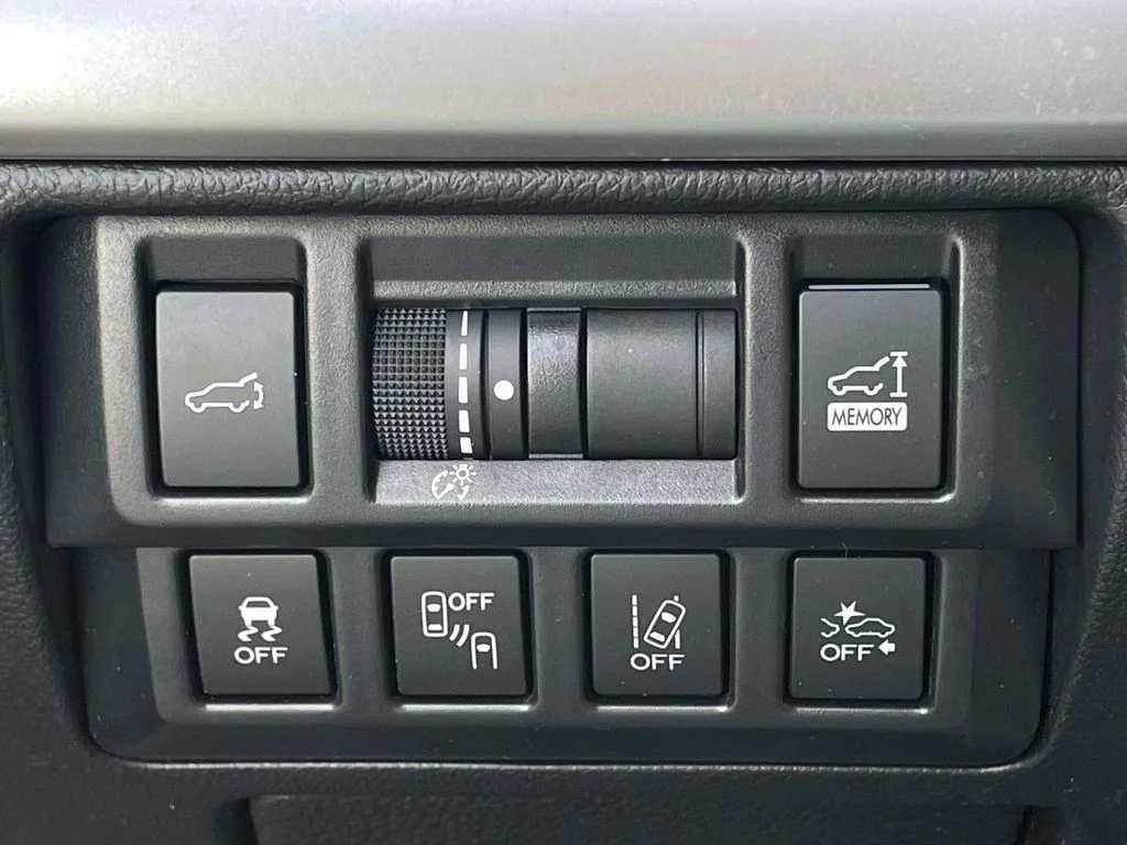 Used 2019 Crystal White Pearl Subaru Touring image 10