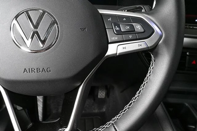 New 2026 Platinum Gray Metallic Volkswagen SE image 10