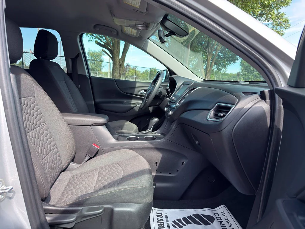 Used 2018 Silver Chevrolet LT image 30