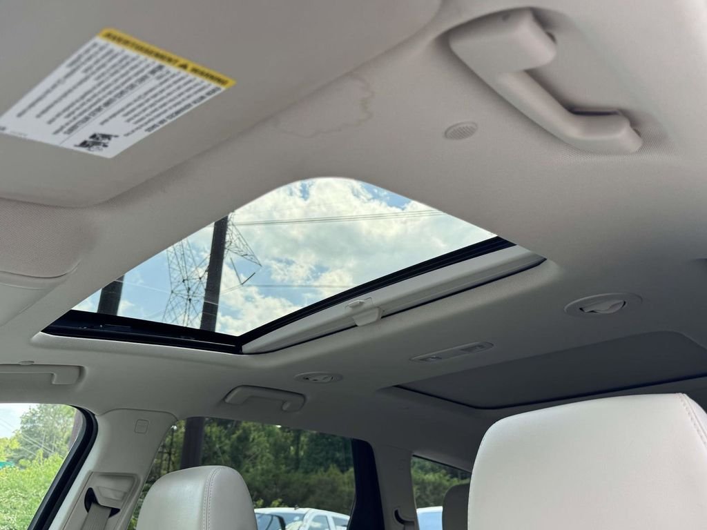 Used 2023 White Buick Essence image 23
