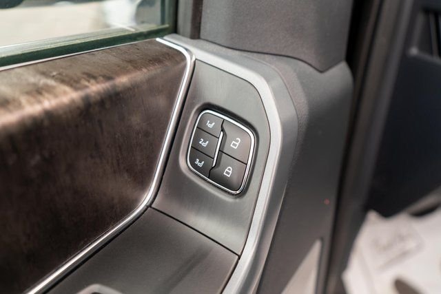 Used 2023 Agate Black Metallic Ford Lariat image 18