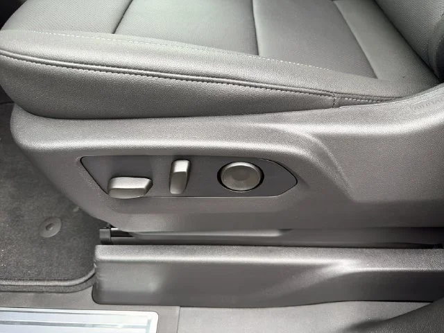 New 2026 Onyx Black GMC SLT image 21