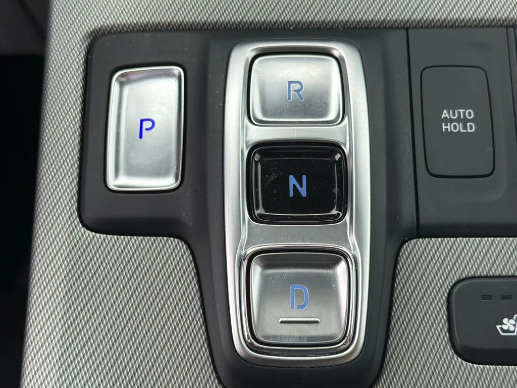 Used 2024 White Hyundai SEL image 32