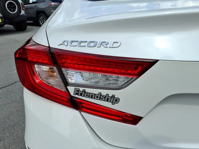 Used 2018 White Honda Touring 2.0T image 8