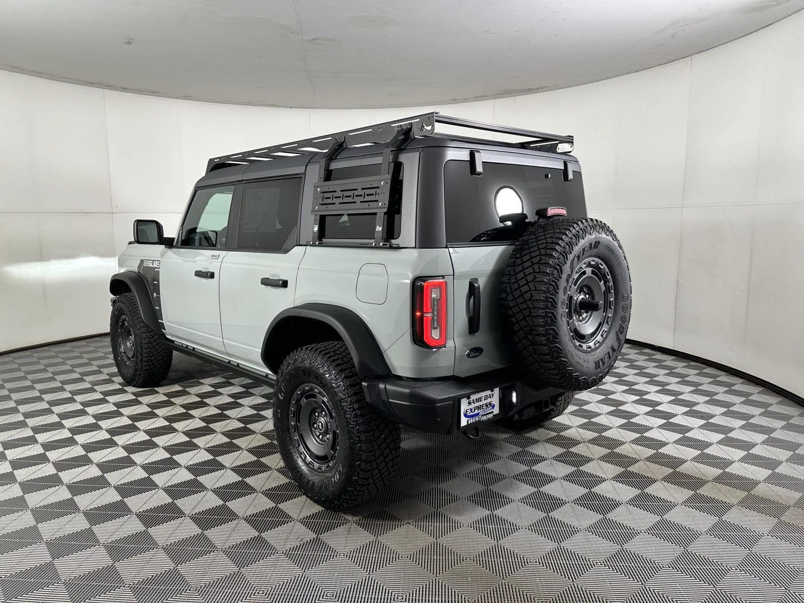 Used 2023 Cactus Gray Ford Everglades Advanced image 13