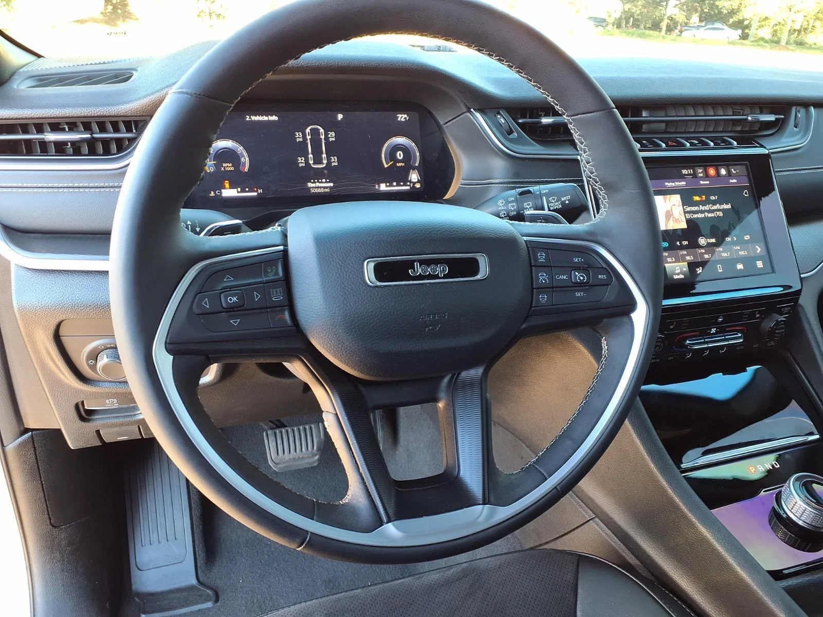 Used 2023 Silver Zynith Jeep Altitude image 19
