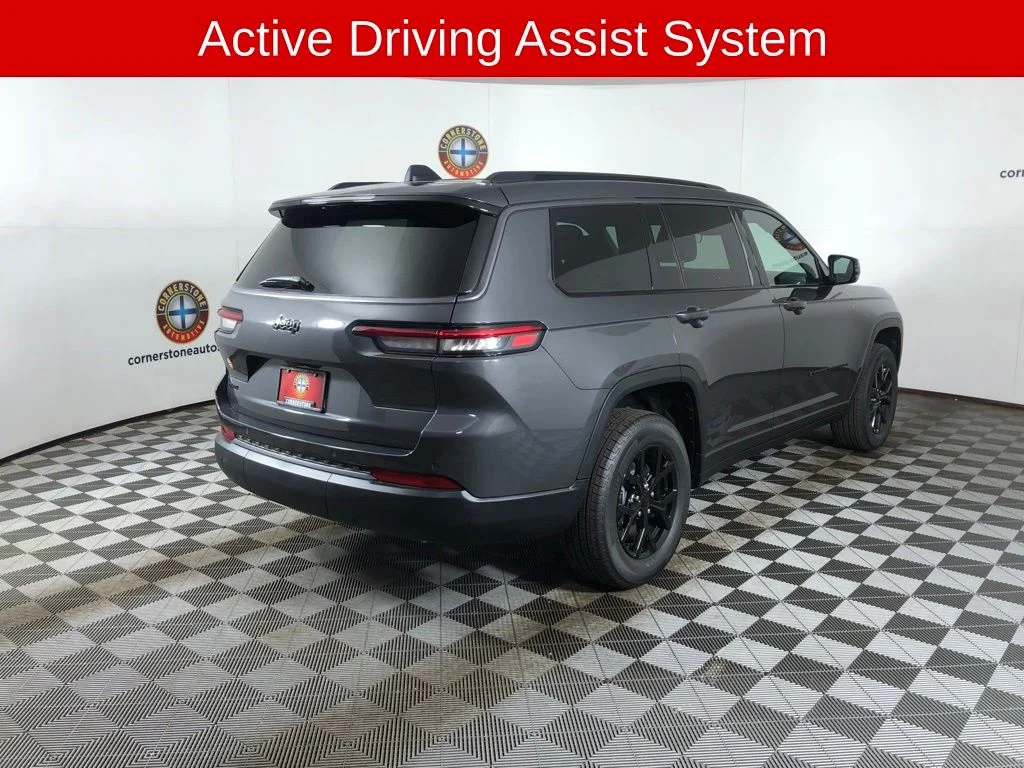New 2026 Baltic Gray Metallic Clear-Coat Exterior Paint Jeep Altitude image 19