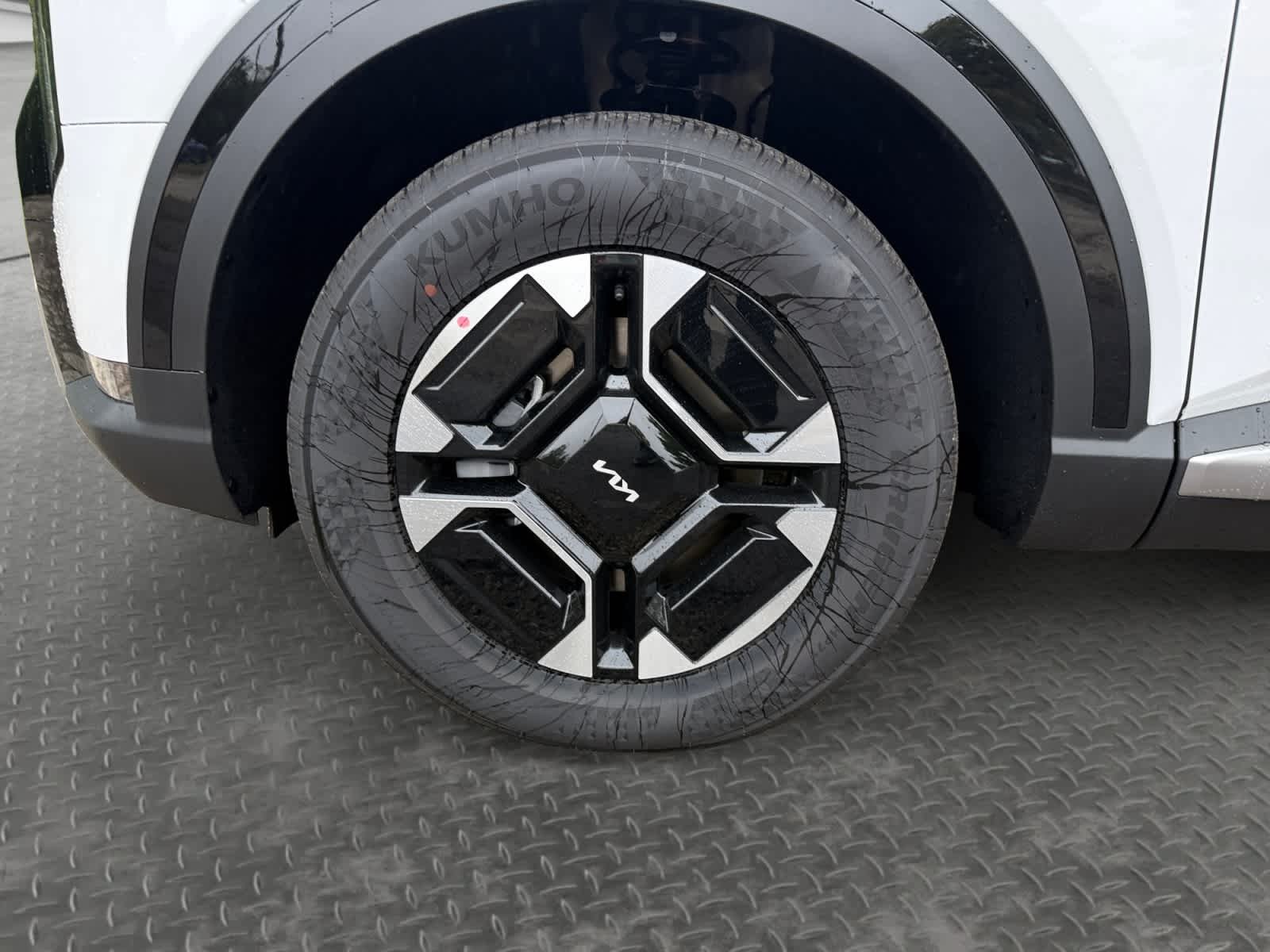 New 2027 Glacial White Pearl Kia EX image 9