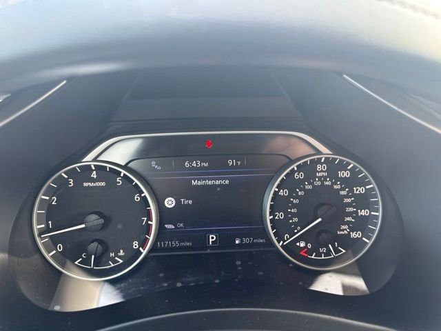 Used 2016 Gray Nissan Platinum image 11