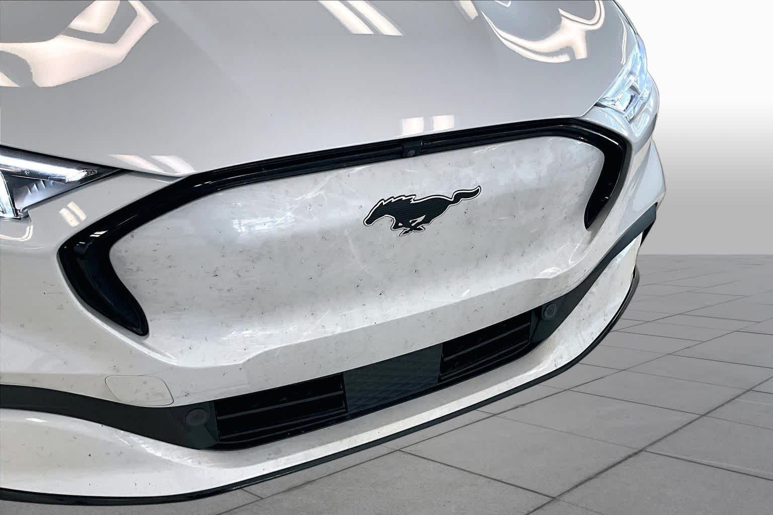 Used 2023 Space White Metallic Ford Premium image 28