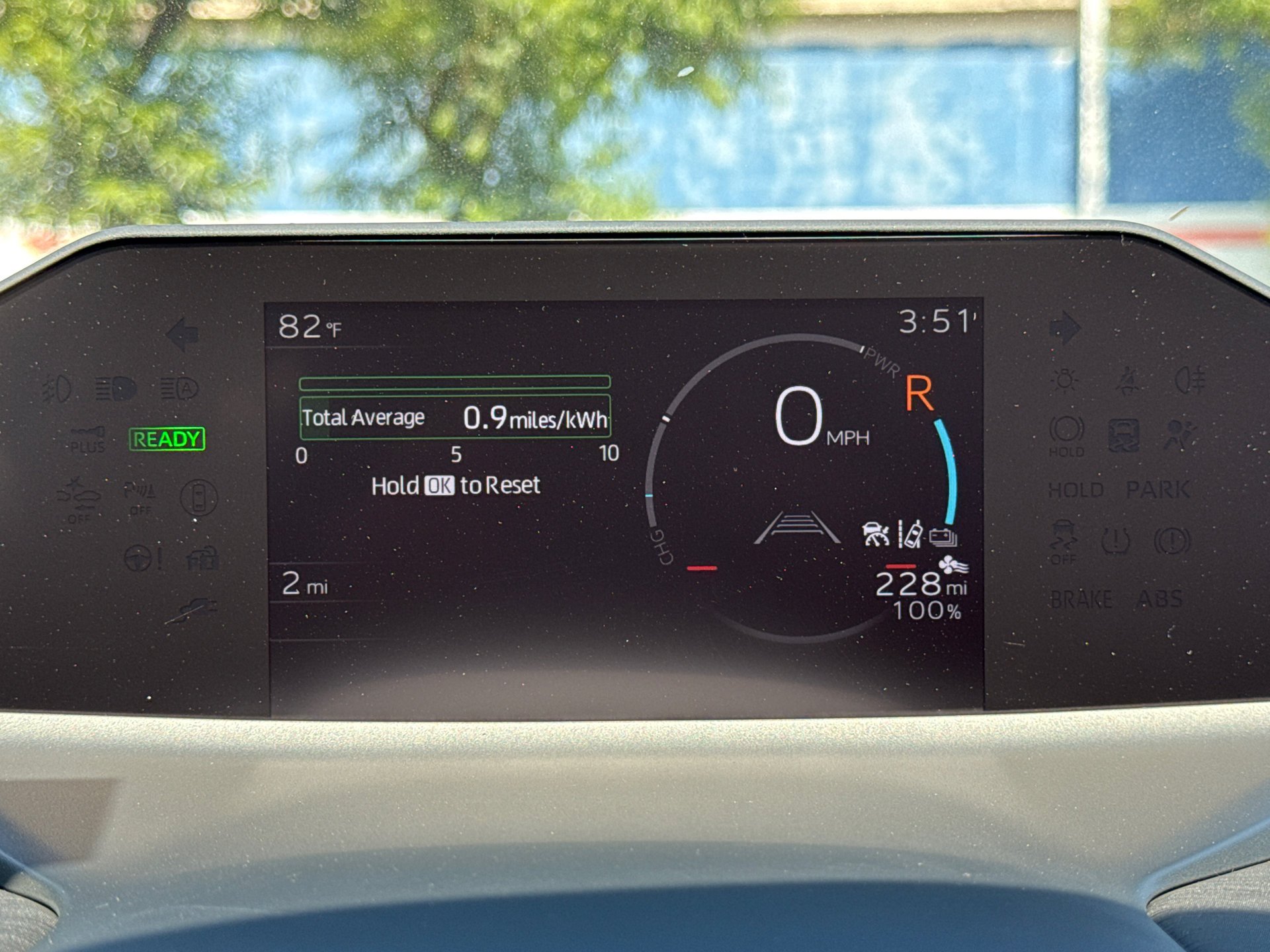 New 2026 Wind Chill Pearl <sup>1</sup> Toyota  SE image 32