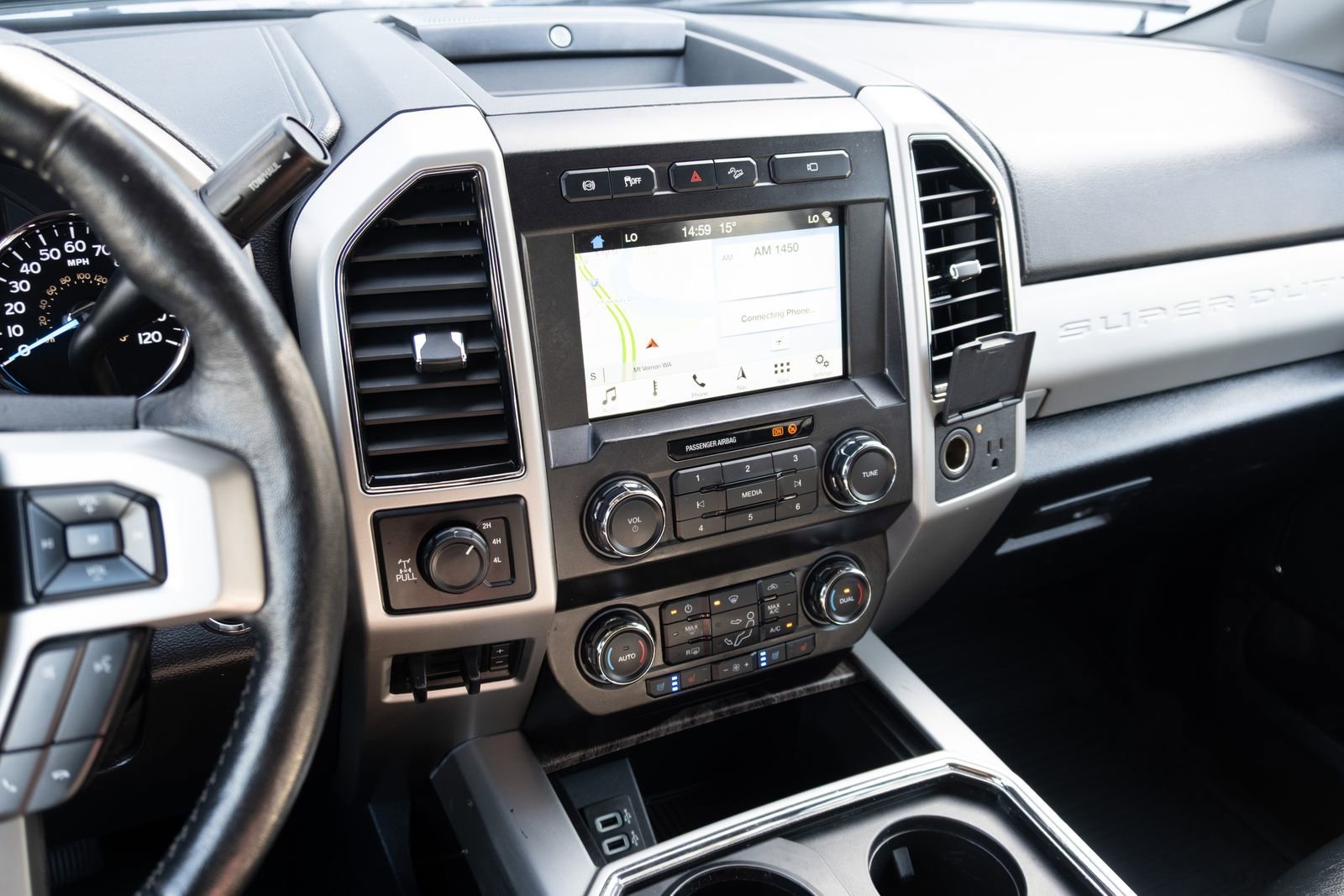 Used 2019  Ford Lariat image 3