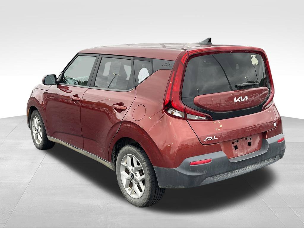 Used 2022 Mars Orange Kia LX image 9