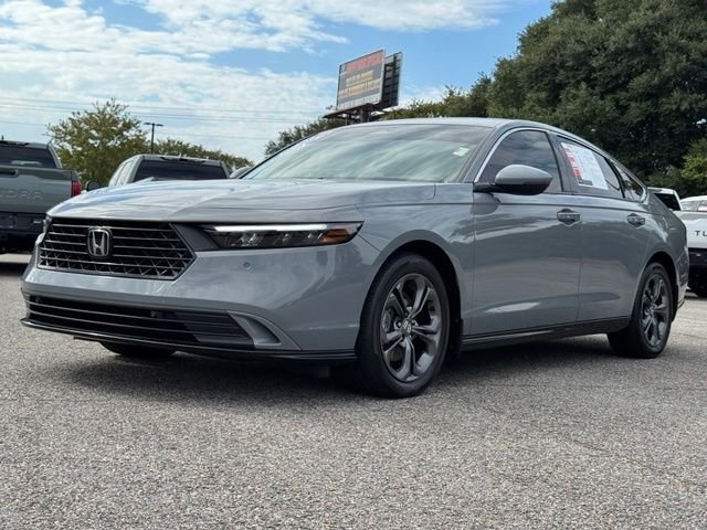 Used 2024  Honda EX-L image 4