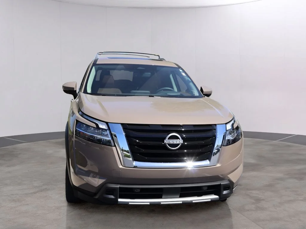 Used 2024 Beige Nissan Platinum image 4