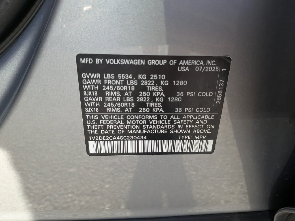 Used 2025 Silver Volkswagen 2.0T SE image 33