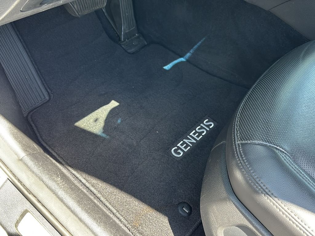 Used 2019 Casablanca White Genesis 3.8 image 13