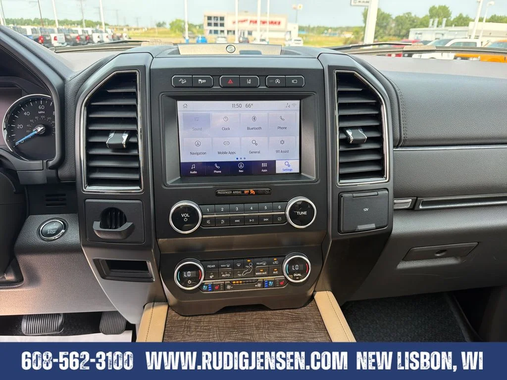 Used 2021 White Ford Limited image 17