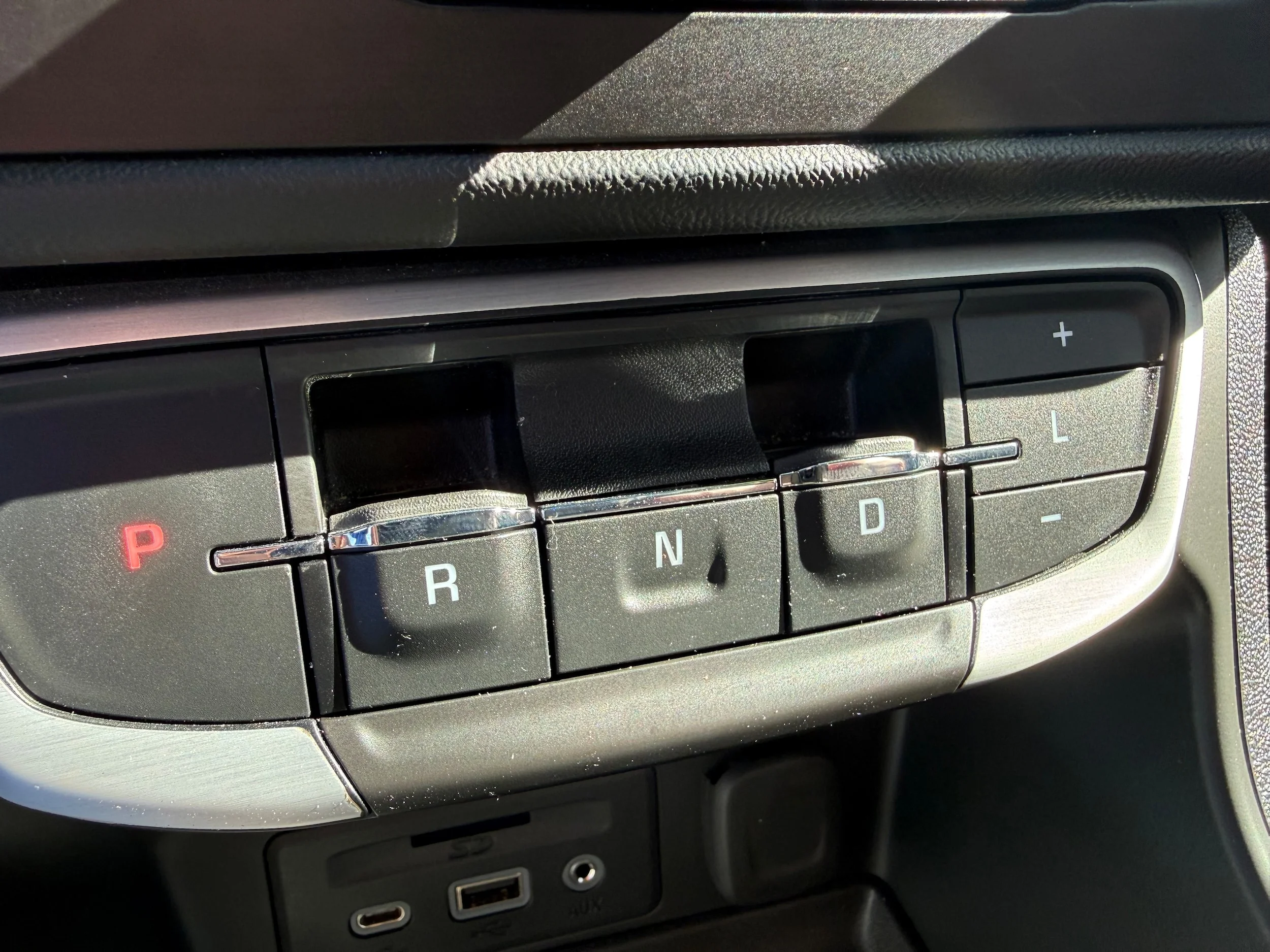 Used 2022 Marine Metallic GMC SLT image 20