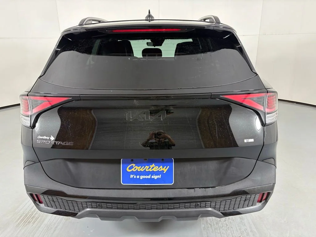 Used 2025 Black Kia X-Line image 7