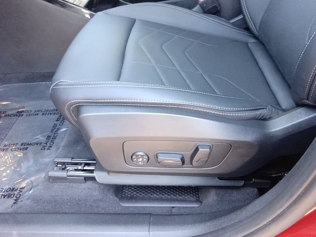 Certified Used 2026 Vegas Red Metallic BMW xDrive28i image 11
