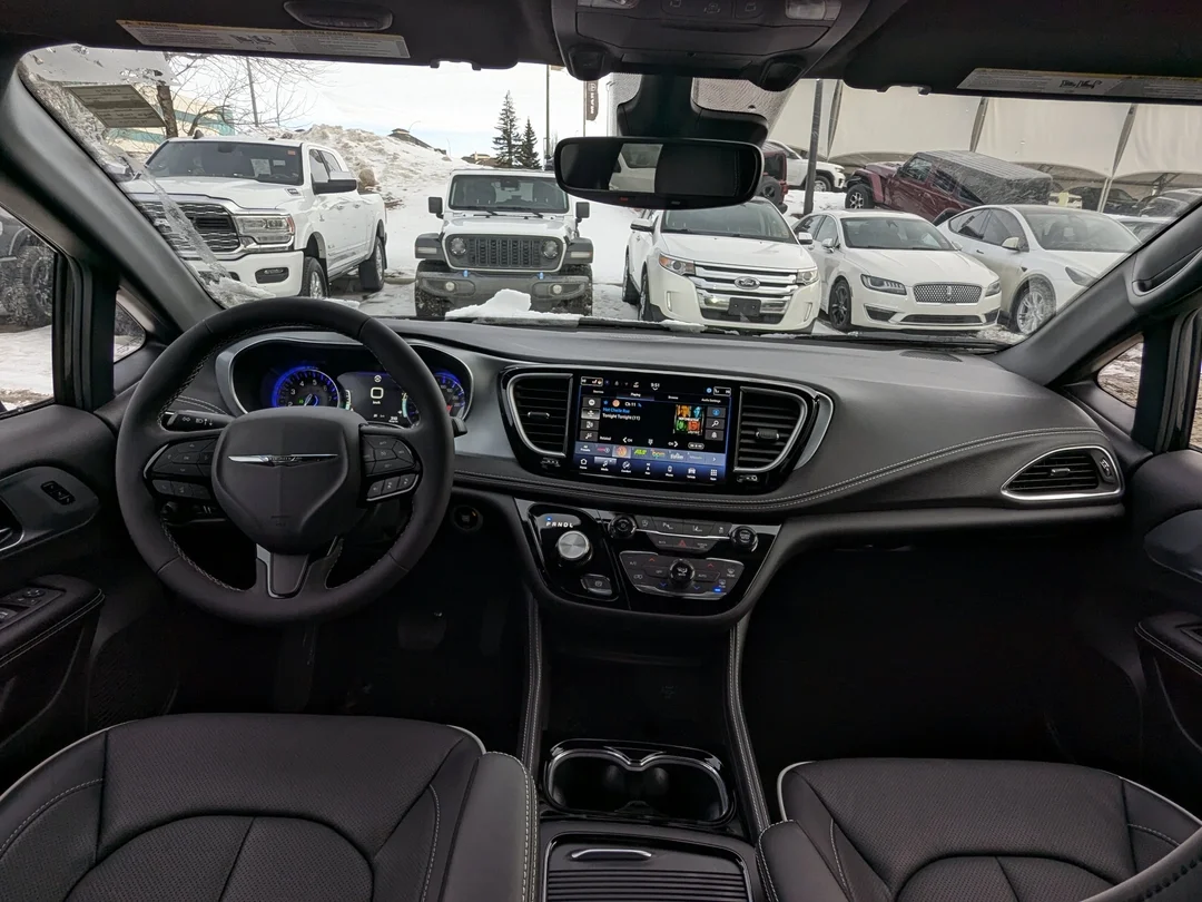 New 2026 Black Chrysler Limited - - AWD - 360 Camera - Vented Seats - AWD System - Remote Start & More! image 27
