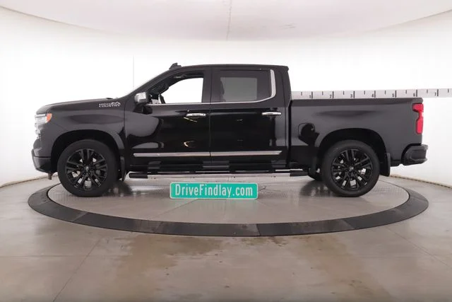 Used 2024 Black Chevrolet High Country image 9