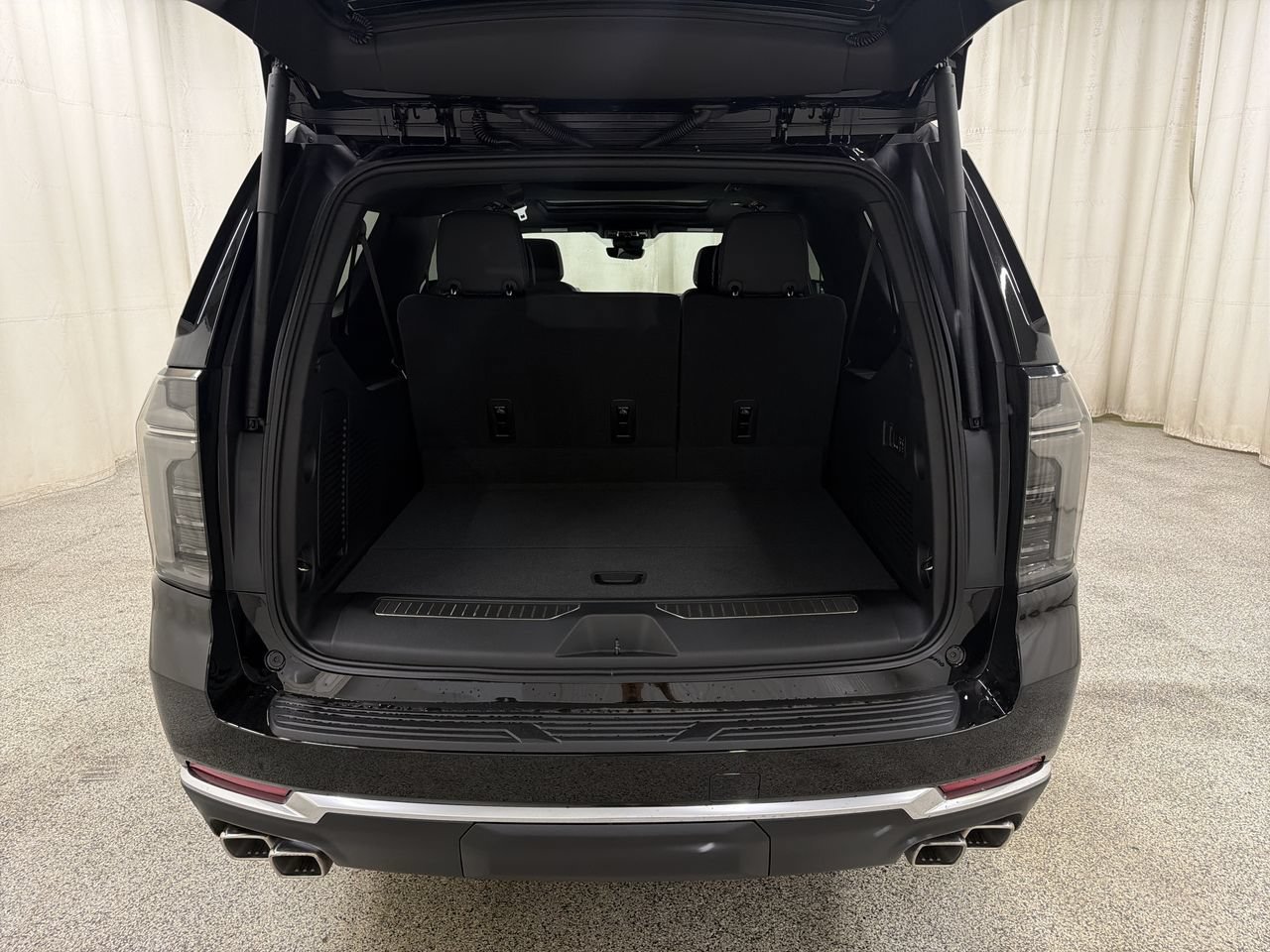 2026 Chevrolet Suburban High Country - Photo 17