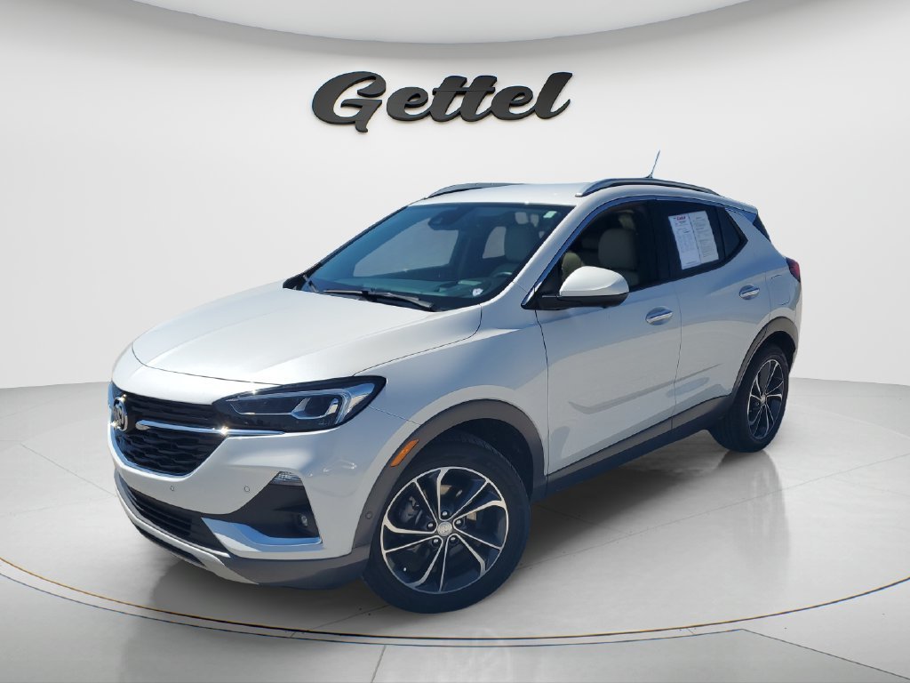 Used 2022 WHITE FROST TRICOAT Buick Essence image 1