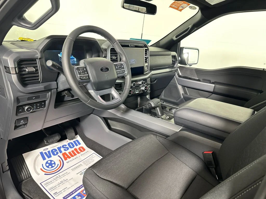 New 2026 Agate Black Metallic Ford XLT image 19